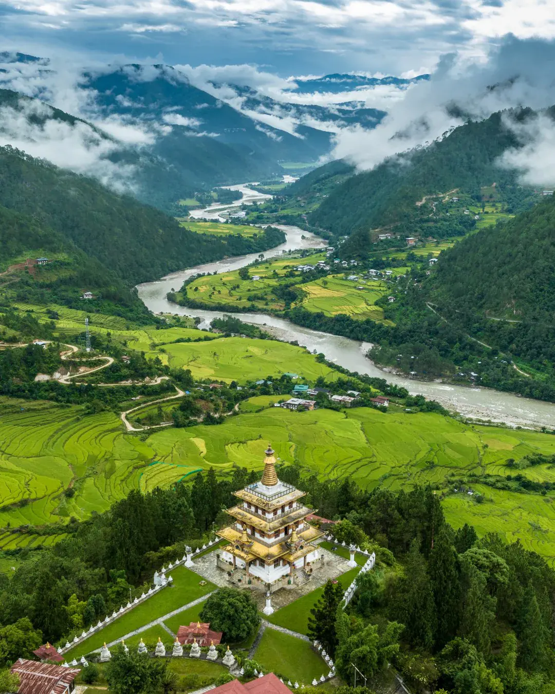 Khamsum Yulley Namgyal Chorten above the Punakha Valley